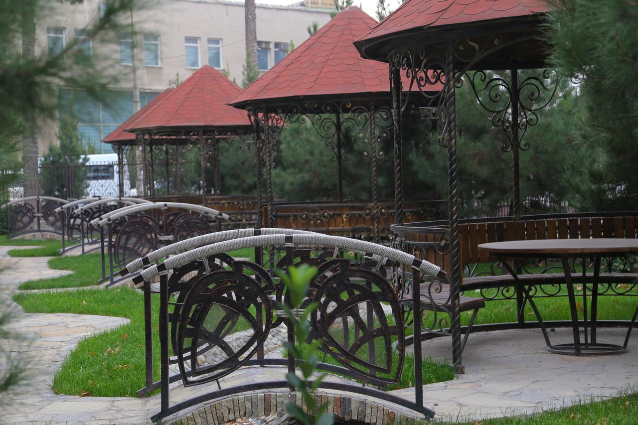 Sipehr Hotel تشكالوفسك المظهر الخارجي الصورة